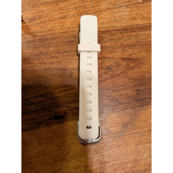 Fitbit Luxe OEM Charger and Replacement Bands (8) Bundle Including Siver Chain - Picture 7 of 10